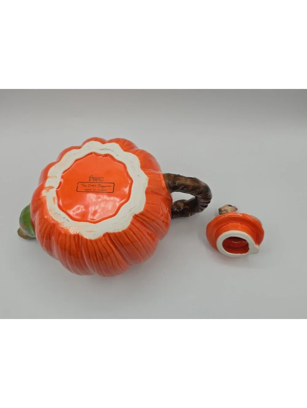 Vintage Hard to Find FWC Pumpkin Teapot with Squirrel Lid The Cook's Bazaar